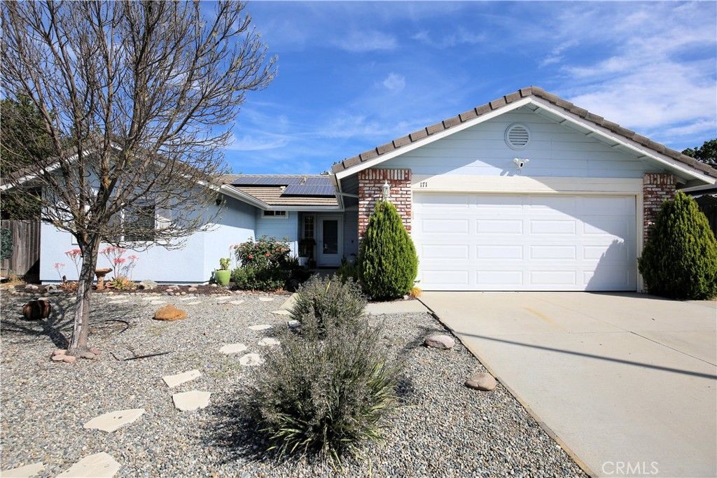 Photo of 171 Bridgegate Lane, Paso Robles, CA 93446 (MLS # NS26063313)