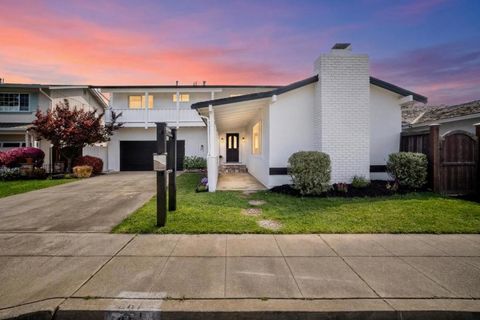 Photo of 861 Haddock Street, Foster City, CA 94404 (MLS # ML82040909)