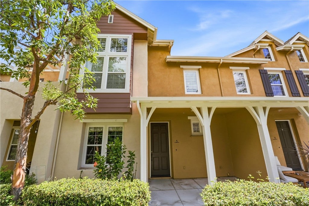 5 Azara Ln