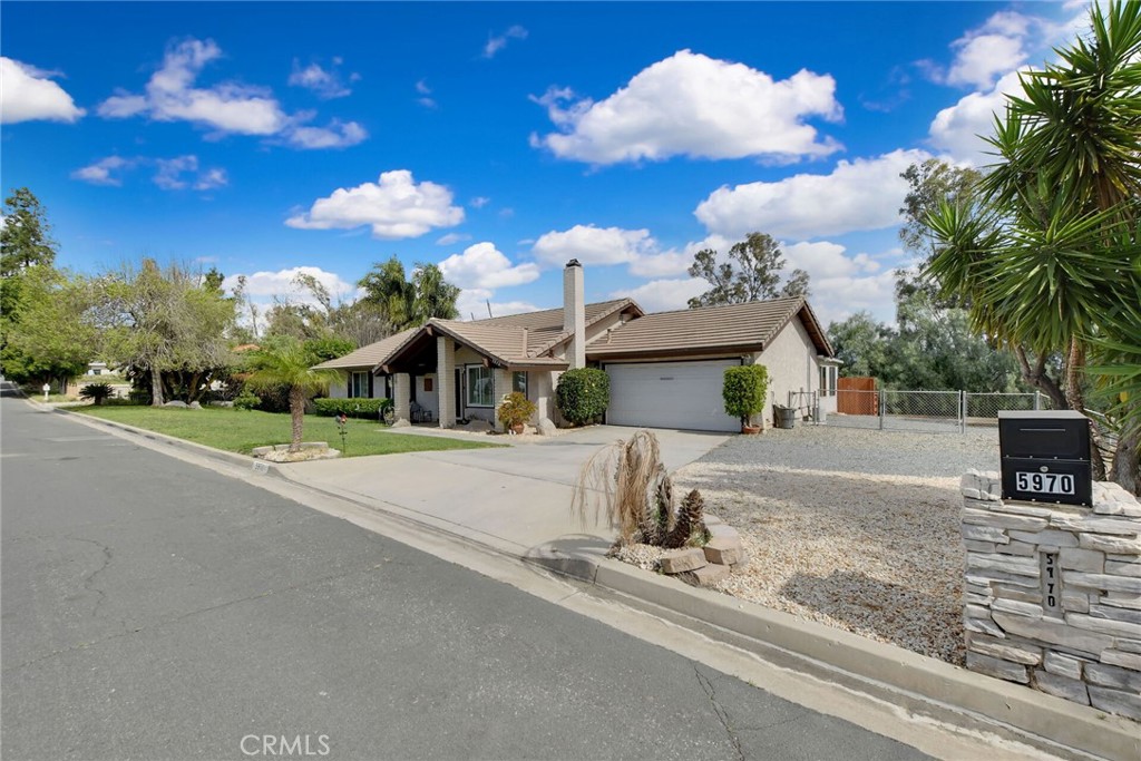 5970 Avenue Juan Bautista