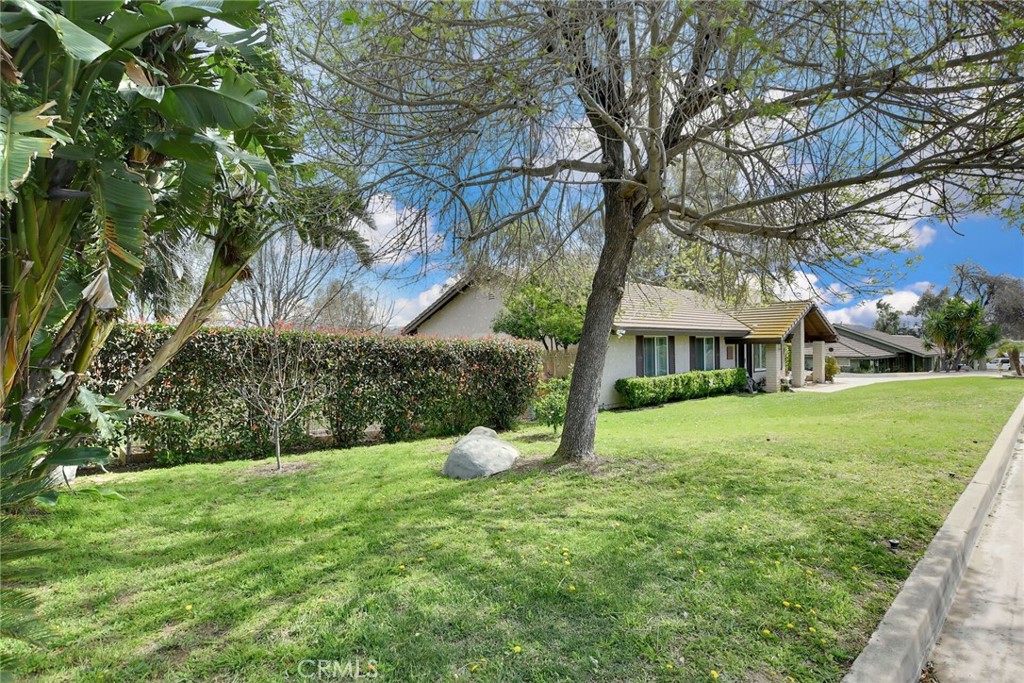 5970 Avenue Juan Bautista