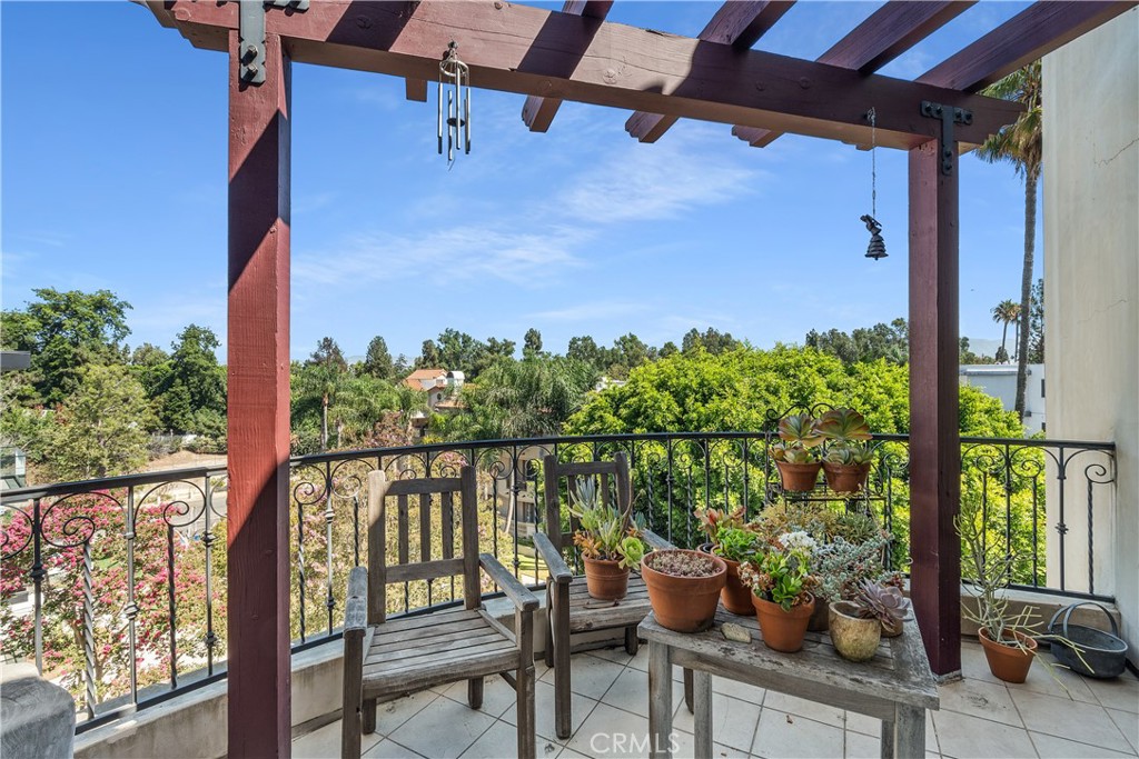 Properties 1 12050 Guerin PH2