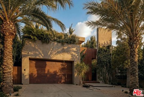 Photo of 530 N La Jolla Avenue, Los Angeles, CA 90048 (MLS # 26673045)