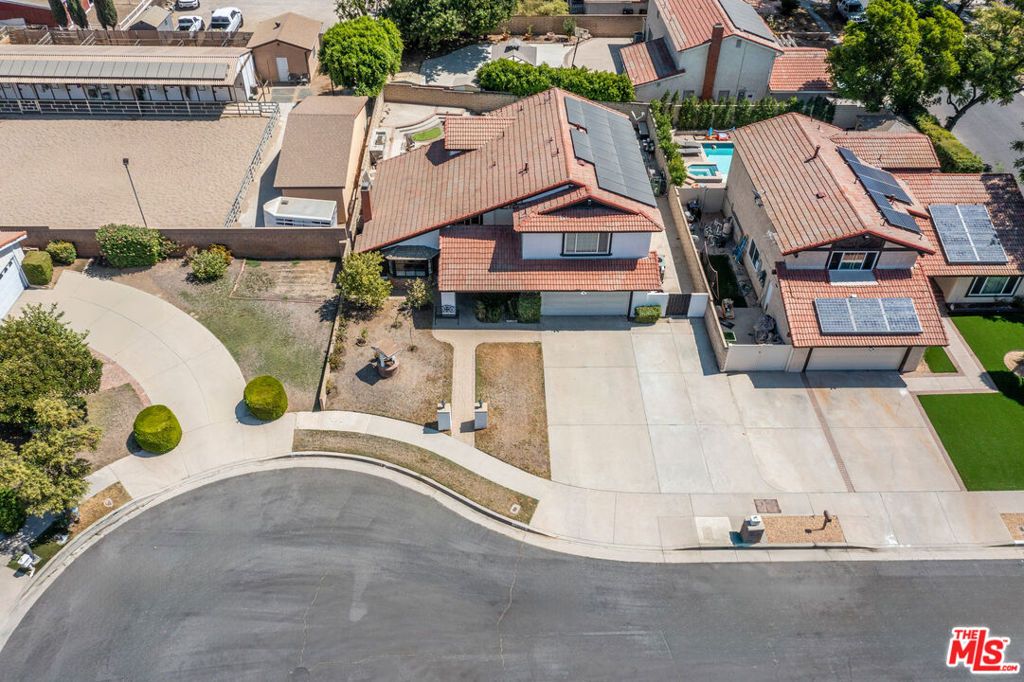 Photo of 10640 Willowbrae Avenue, Chatsworth, CA 91311 (MLS # 25589263)