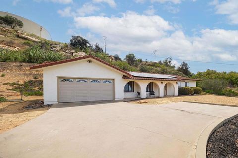 Photo of 32721 Mountain View Rd Rd, Bonsall, CA 92003 (MLS # 260008037SD)