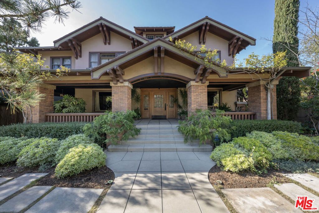 Photo of 111 S Van Ness Avenue, Los Angeles, CA 90004 (MLS # 25596063)