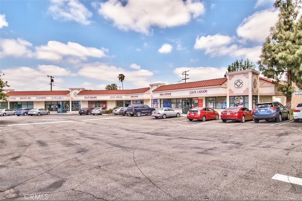 Affordable Suite for lease! One available suite of approximately 5,500 square feet in size. The property is conveniently situated at a signalized intersection of Central Avenue and San Bernardino Street, and very close to the I-10 freeway, only 0.5 miles. This is a high traffic location traveled by nearly 38,000 vehicles per day and situated in a prominent retail corridor of Montclair. There is an abundant parking area with two options for Ingress/Egress on Central Avenue and the second from San Bernardino Street.