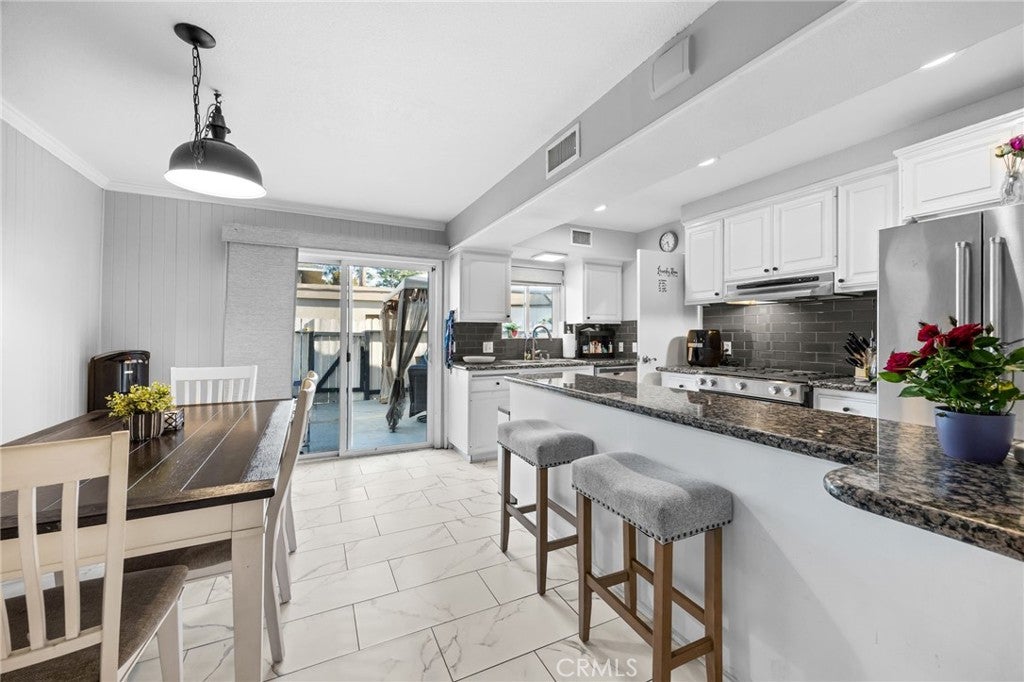 1800 W Gramercy 14