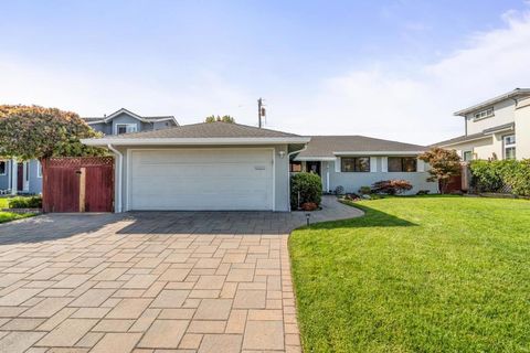 Photo of 3762 Carlysle Avenue, Santa Clara, CA 95051 (MLS # ML82042679)