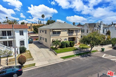Photo of 820 Alandele Avenue, Los Angeles, CA 90036 (MLS # 26840221)