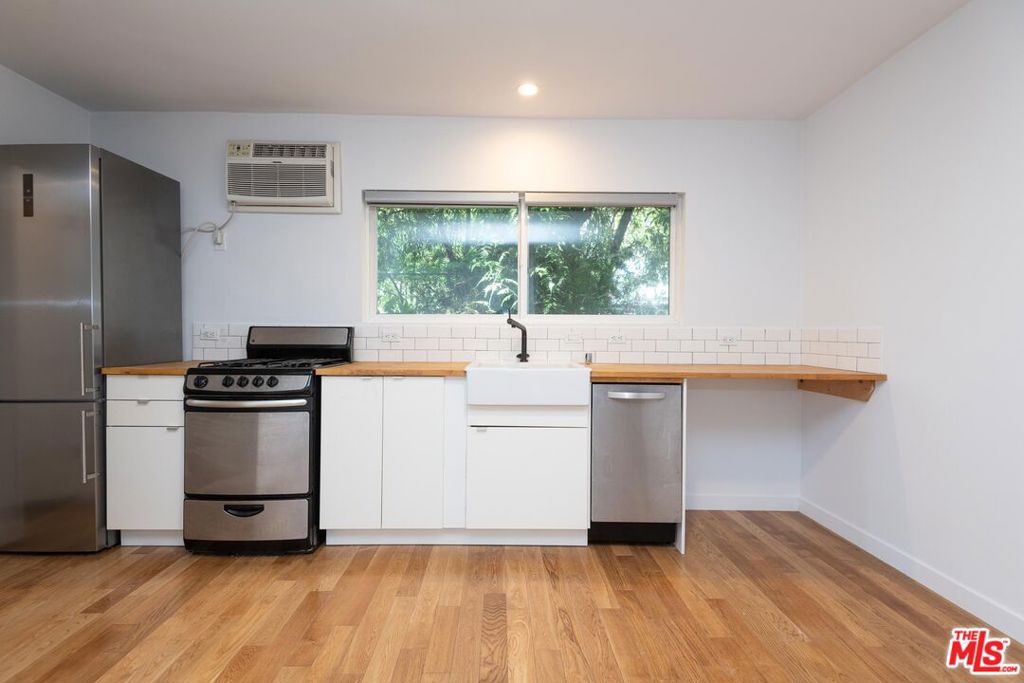 Beautiful and fully renovated studio apartment in prime Virgil Village / Silver Lake location. Includes new white oak hardwood floors, stainless steel appliances (fridge, range, and dishwasher), new windows, large walk-in closet, and amazing new bathroom. Perfect location, just a few steps from Sqirl and Courage Bagels on Virgil Ave, and also walking distance to Erewhon Silver Lake, Sunset Junction, and the rest of prime Silver Lake. Includes 1 reserved parking space. Laundry in the building. Secured access. Small pets allowed. This will go quickly - Please email or text for showings.