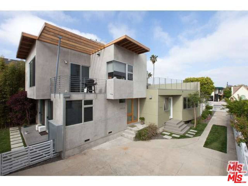 Private architectural unit in a triplex built in 2011! You'll find your single-story, private entrance, 2 BEDROOM, 2 BATHROOM with high-end finishes and dramatic spaces. Incredible natural light radiates through tons of large windows. The kitchen has an open floor plan to the living and dining rooms. Freshly painted throughout. Also included is a large, PRIVATE second-story roof deck and private enclosed side yard. Central air conditioning and heating, dishwasher, garbage disposal, washer/dryer, refrigerator, Brazilian Walnut hardwood floors, ceiling fan, gas range/oven, hood fan. INCLUDES 2 cars off street parking spaces. Owner pays water & trash. Tenant pays gas & electric. Vons Supermarket right down the street. Very convenient. Located one block south of Pico, one block east of Fairfax in the hip neighborhood of PicFair Village. Close to 10 freeway, minutes from The Grove, West Hollywood, Beverly Hills, Mid-LA, Beverly Center, Mid-Wilshire, Faircrest, La Brea, La Cienega, Venice, Culver City, Century City, Crestview, Downtown, supermarket, The Mint, Paper or Plastik Cafe, Bloom Cafe, Little Ethiopia, LACMA. Zip codes: 90018, 90019, 90034, 90035, 90036, 90048. THIS LEASE ASKING PRICE IS COMPLIANT WITH THE ANTI-PRICE GOUGING ORDINANCE DUE TO THE EXITING TENANT MONTHLY PRICE.
