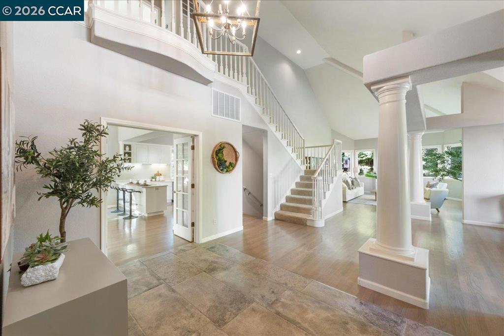 86 Royal Ridge Ct
