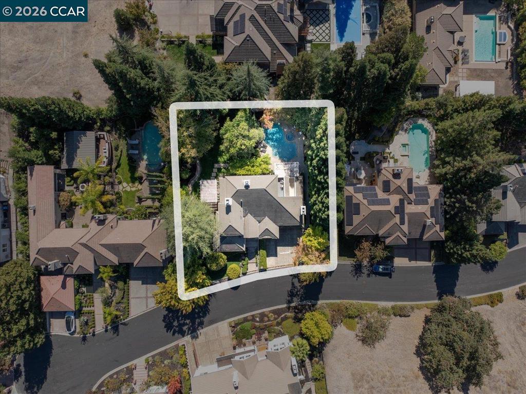 86 Royal Ridge Ct