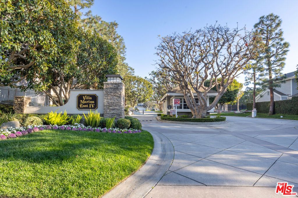 Photo of 13082 Mindanao Way #54, Marina Del Rey, CA 90292 (MLS # 25503493)