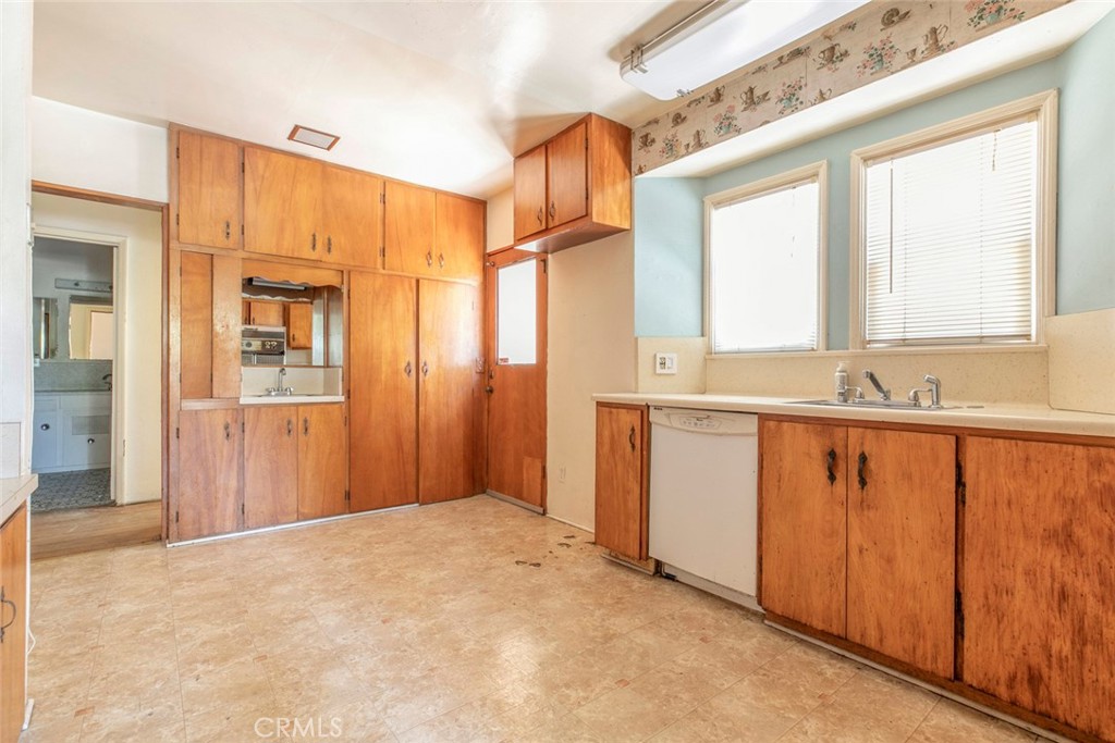 5656 Cartwright