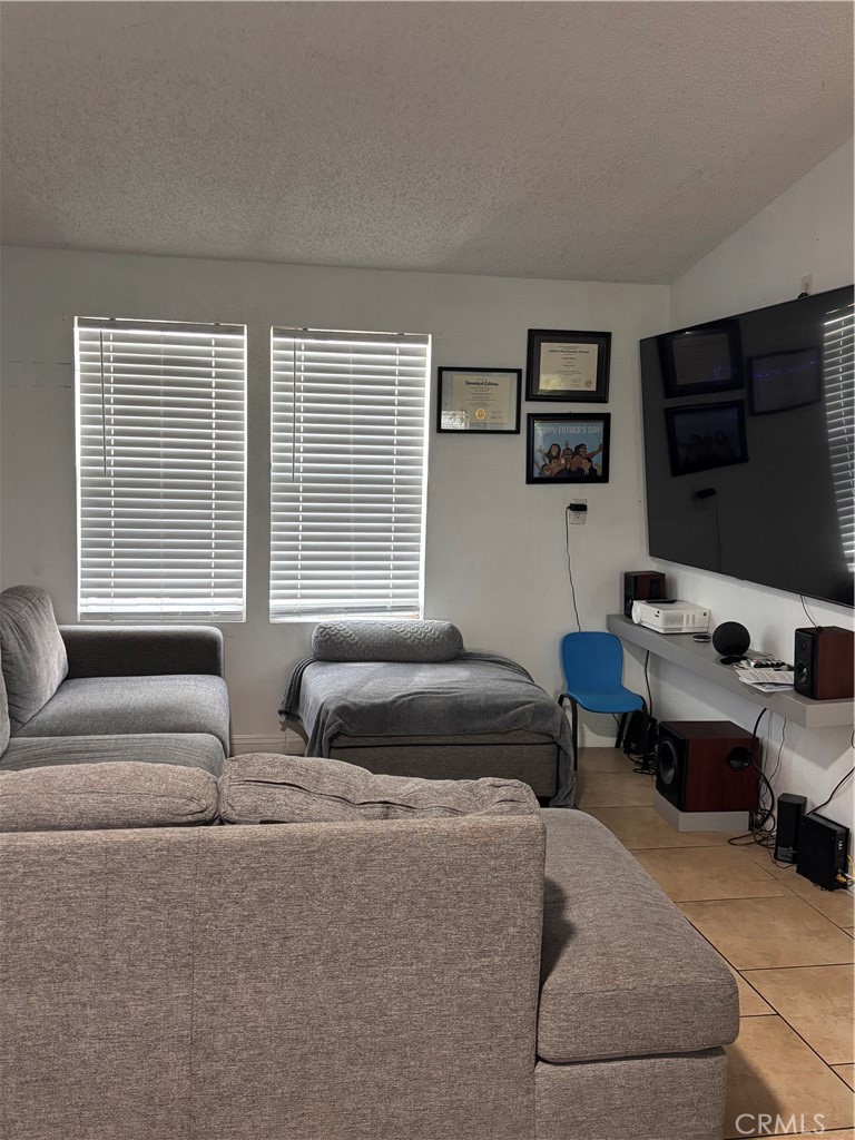 1855 E Riverside Drive E 209