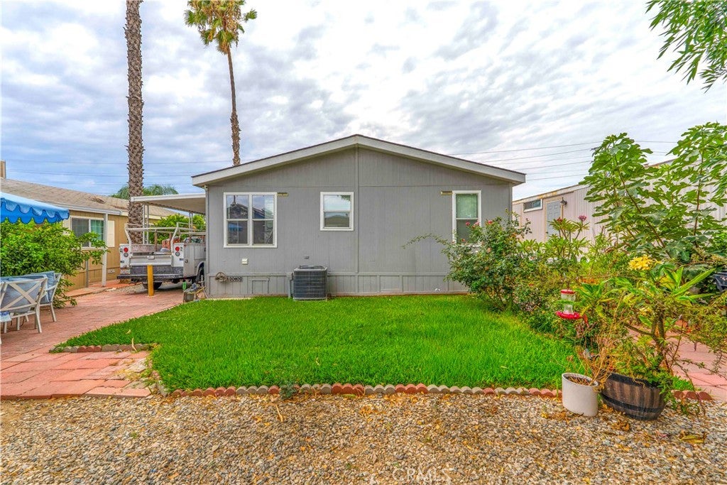1855 E Riverside Drive E 209