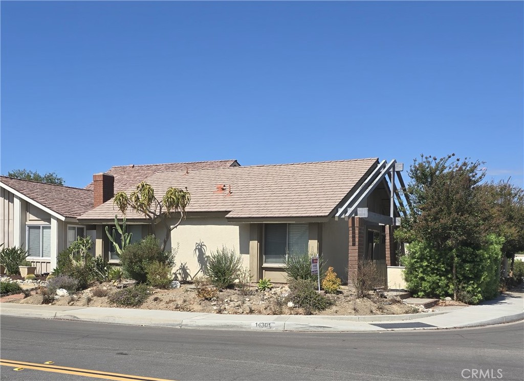 This wonderful 4-bedroom home is located in the Laurelwood Complex with basketball courts, children playground, tennis Courts, pool and spa, also Rv parking. This one-story home has 2 car attached garage with direct access to the kitchen., recently remodeled master bathroom and closet.
Main entrance to the home faces Snowberry Rd. Low monthly HOA fee of $150