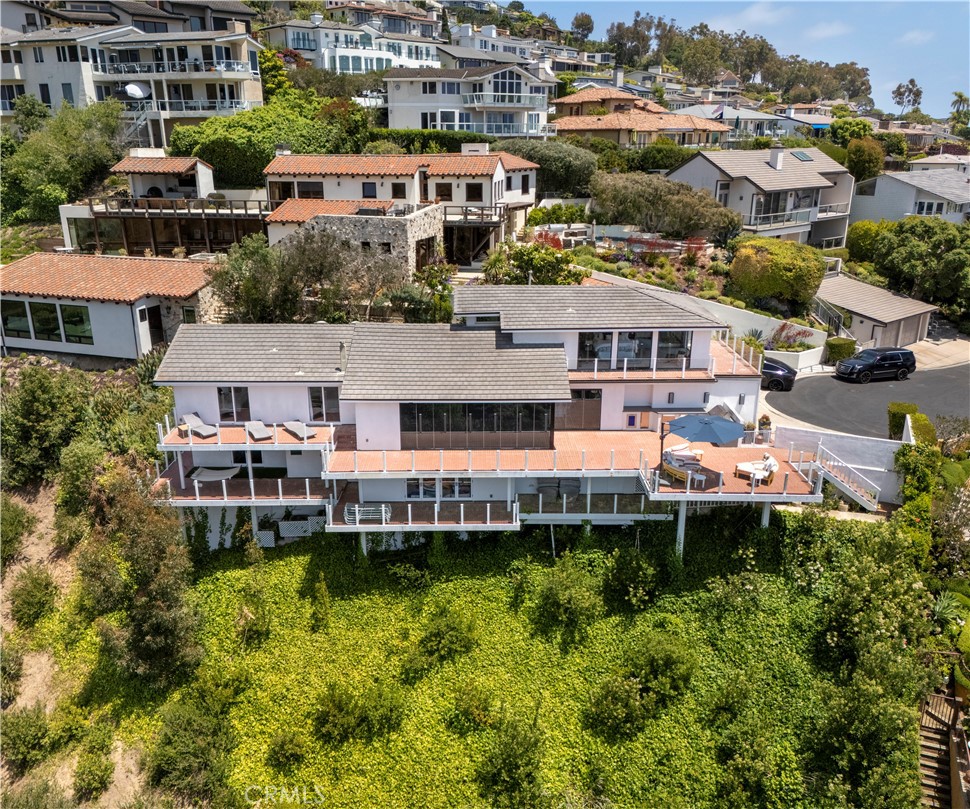 343 Emerald Bay