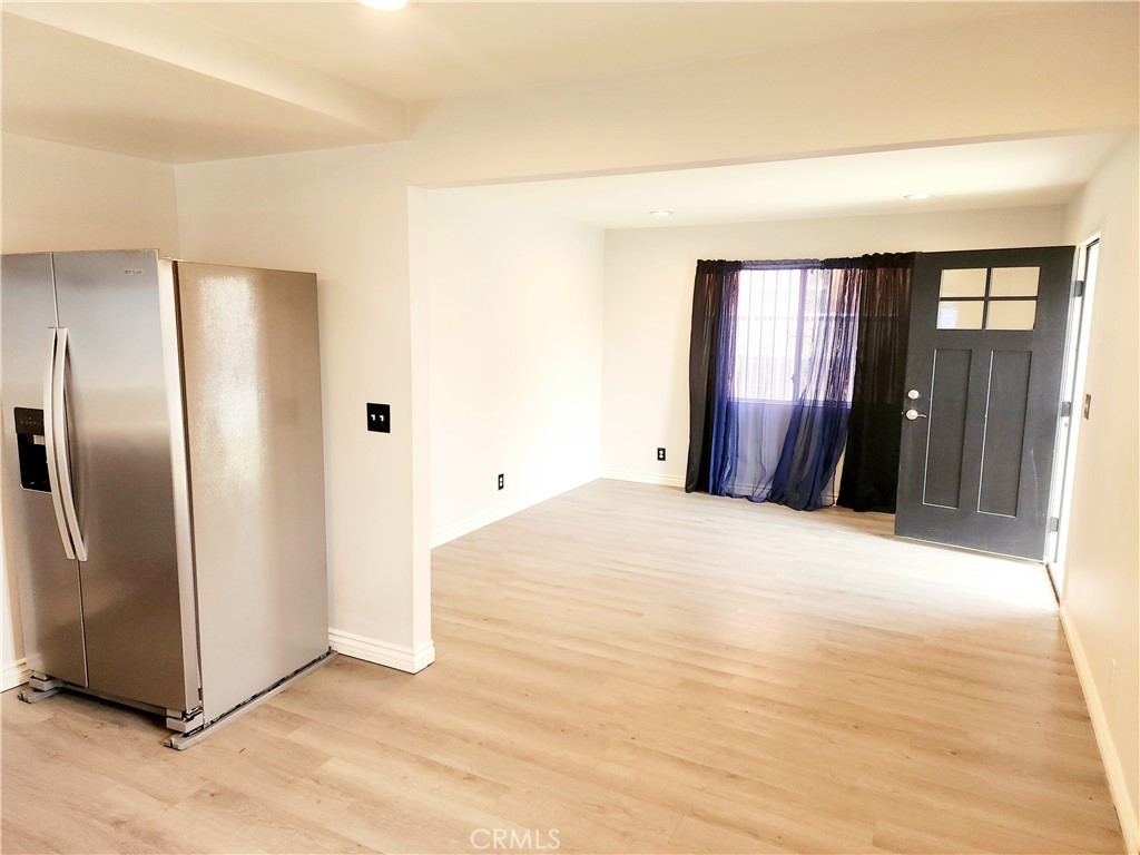 323 W 47th