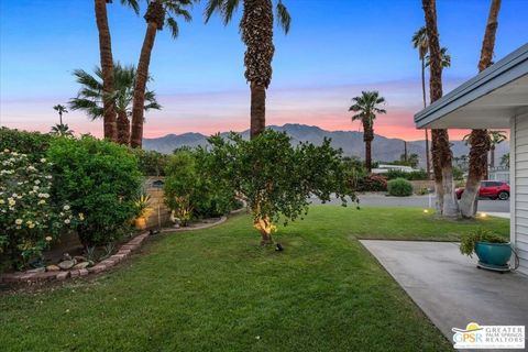 Photo of 572 N Calle Marcus, Palm Springs, CA 92262 (MLS # 26682465PS)