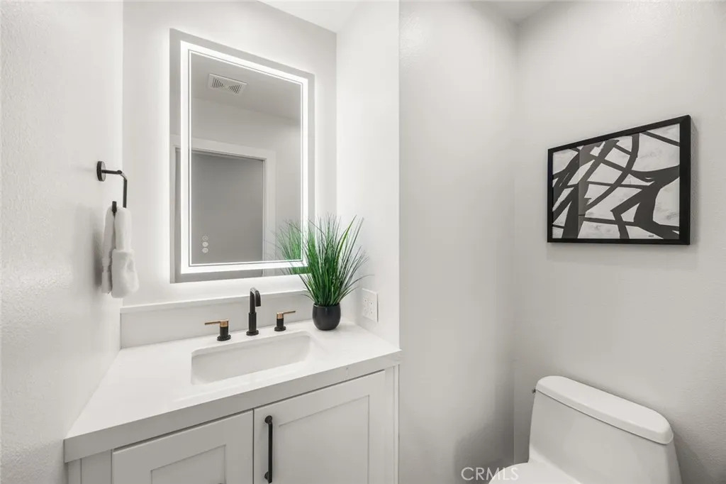 Yorba Linda, California 92887, United States, 4 Bedrooms Bedrooms, ,3 BathroomsBathrooms,Residential,Pending,205670