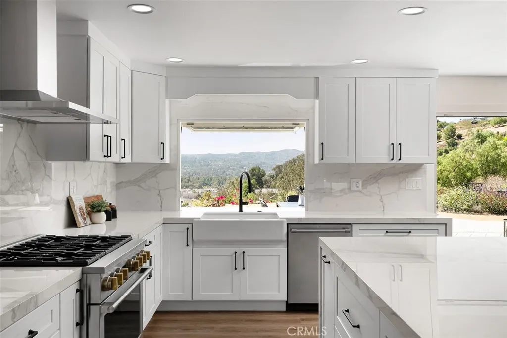 Yorba Linda, California 92887, United States, 4 Bedrooms Bedrooms, ,3 BathroomsBathrooms,Residential,Pending,205670