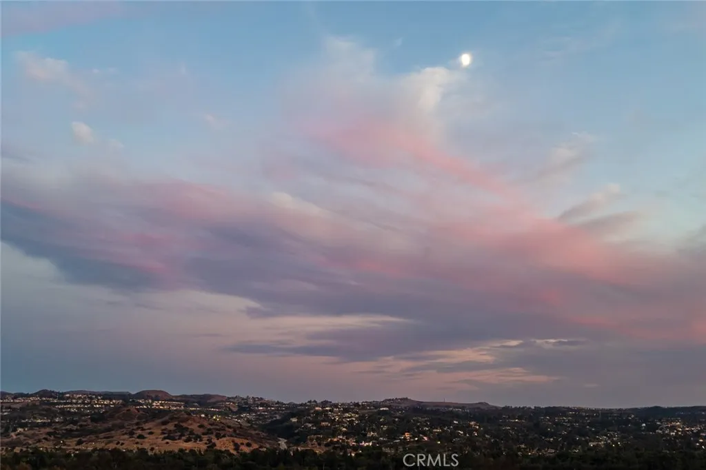 Yorba Linda, California 92887, United States, 4 Bedrooms Bedrooms, ,3 BathroomsBathrooms,Residential,Pending,205670