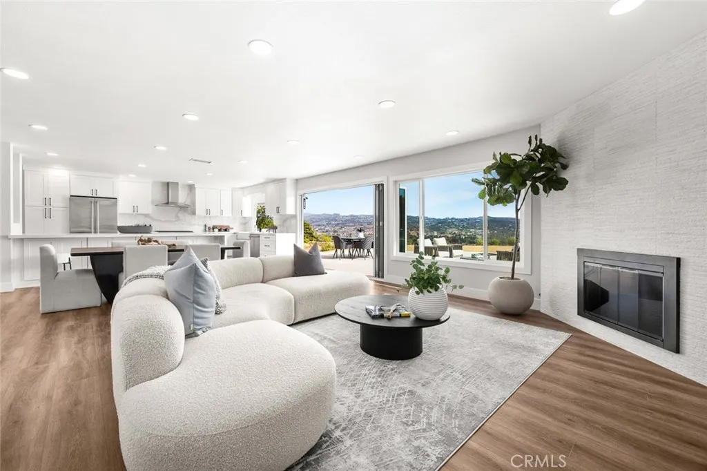 Yorba Linda, California 92887, United States, 4 Bedrooms Bedrooms, ,3 BathroomsBathrooms,Residential,Pending,205670