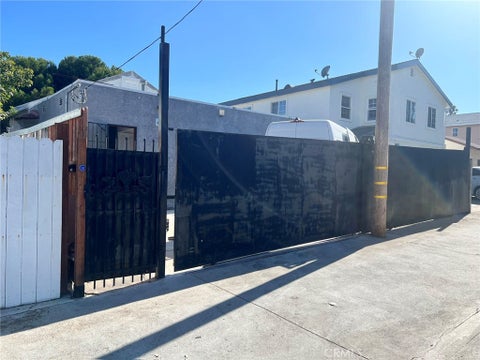 Photo of 324 W Oliver ST, San Pedro, CA 90731 (MLS # AR26186883)