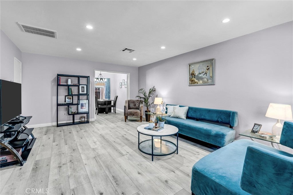 17061 Roscoe Boulevard 2, Northridge CA 91325
