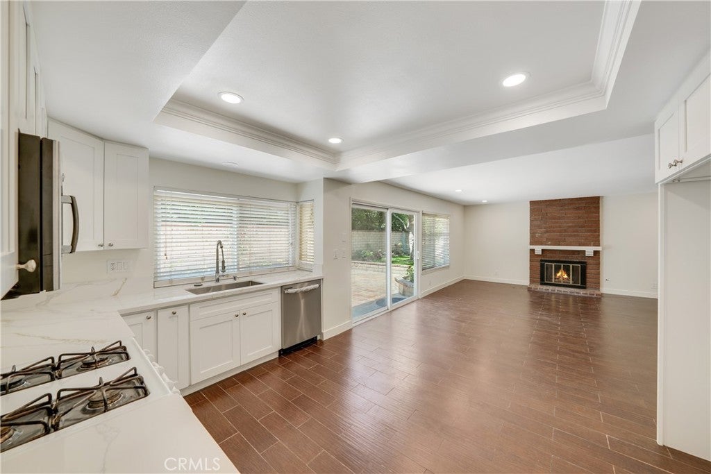 14 Yorktown, Irvine CA 92620 - Photo 11