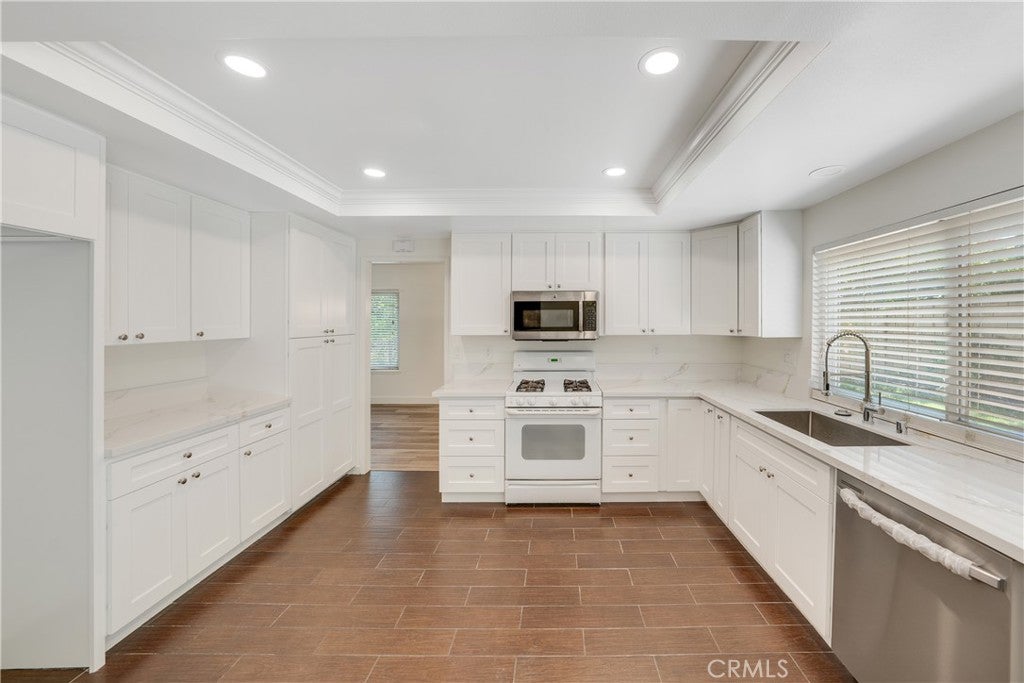 14 Yorktown, Irvine CA 92620 - Photo 13