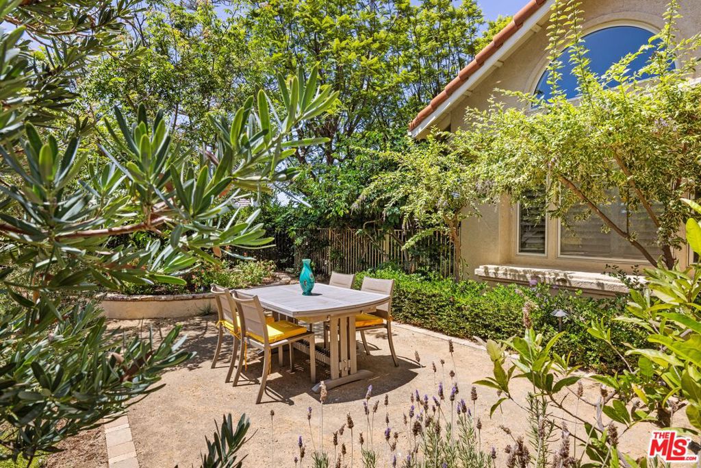 1098 Antelope Place