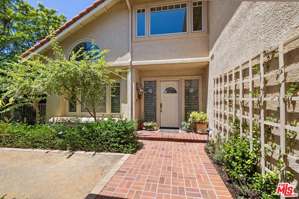 1098 Antelope Place