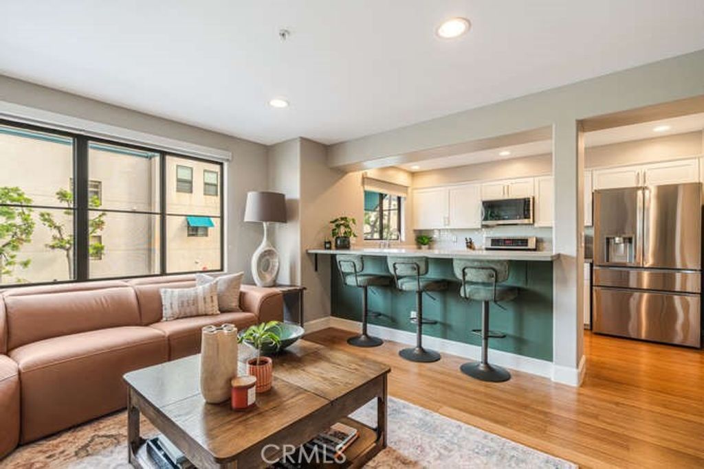 Photo of 6309 Hannum Ave, Culver City, CA 90230 (MLS # SR25257728)