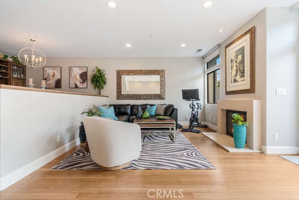 Photo of 6309 Hannum Ave, Culver City, CA 90230 (MLS # SR25257728)