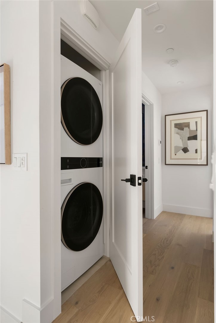 Corona del Mar North of PCH (CNHW) - Residential