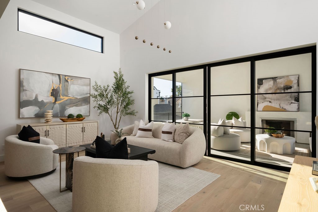 Corona del Mar North of PCH (CNHW) - Residential