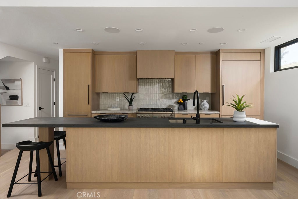 Corona del Mar North of PCH (CNHW) - Residential