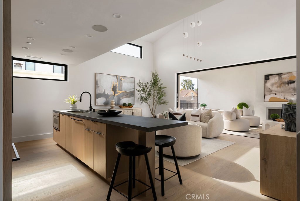 Corona del Mar North of PCH (CNHW) - Residential