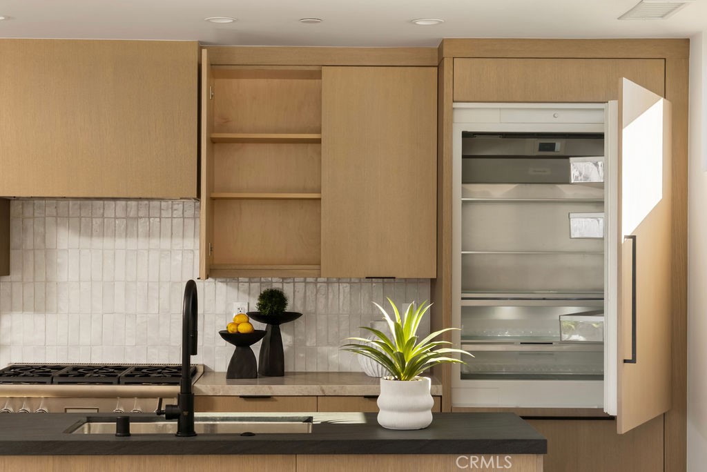 Corona del Mar North of PCH (CNHW) - Residential