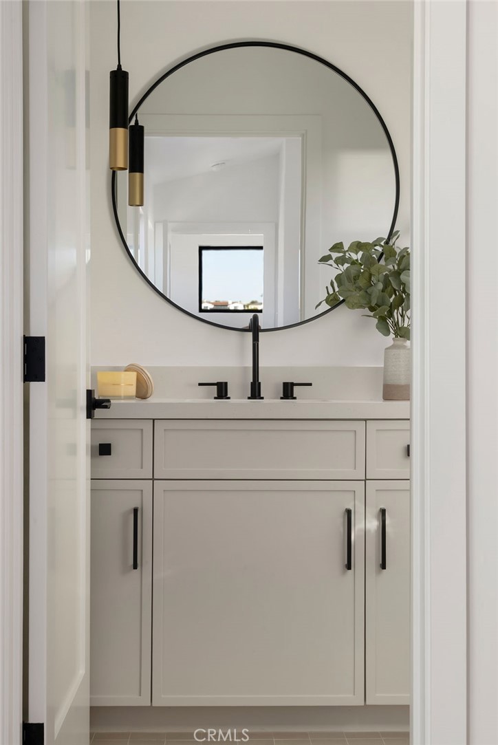 Corona del Mar North of PCH (CNHW) - Residential