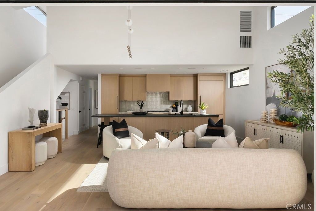 Photo of 512 1/2 Marigold Avenue, Corona Del Mar, CA 92625 (MLS # NP25246008)