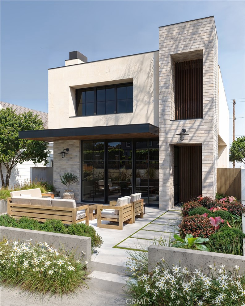 Corona del Mar North of PCH (CNHW) - Residential