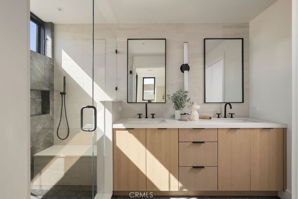 Corona del Mar North of PCH (CNHW) - Residential