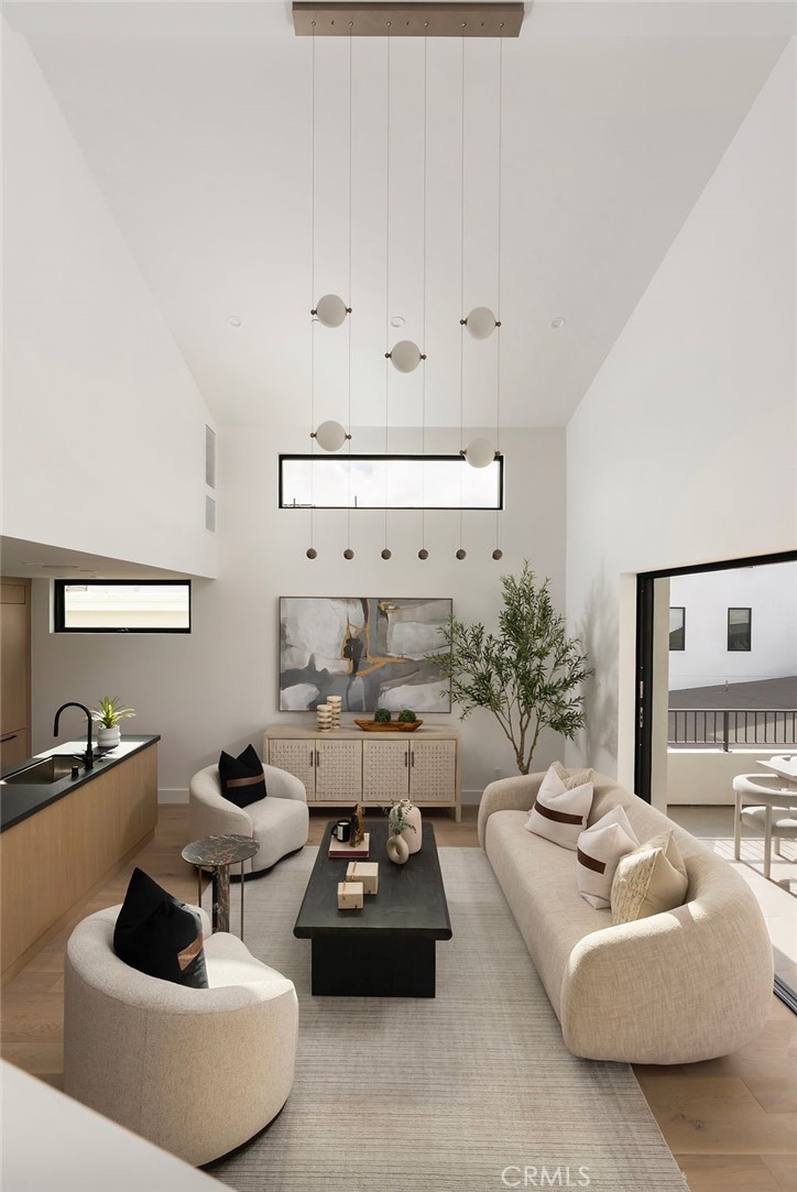 Corona del Mar North of PCH (CNHW) - Residential