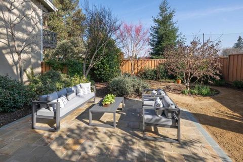 Photo of 708 University Drive, Menlo Park, CA 94025 (MLS # ML82034264)