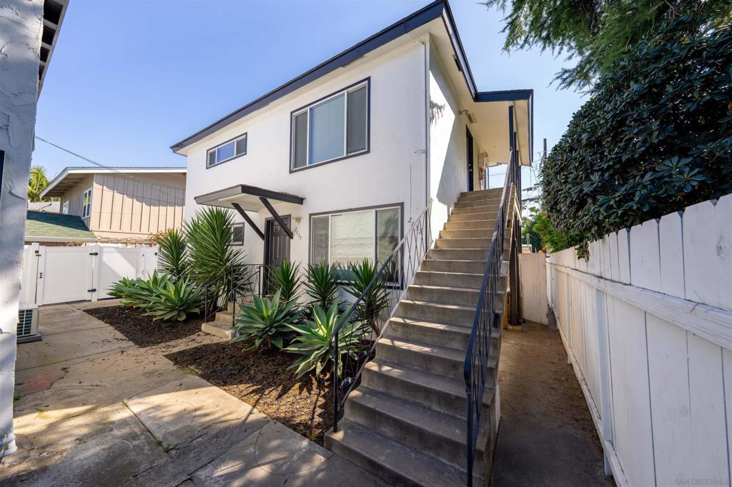 2635 Magnolia Ave